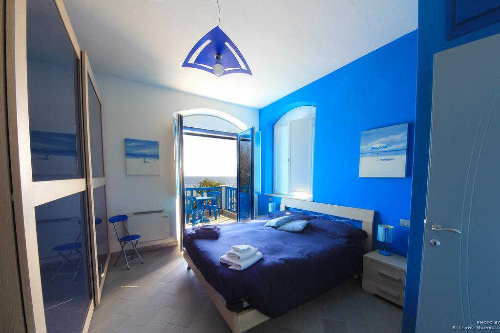 La Casa Sulla Spiaggia Флумини-ди-Кварту Номер фото